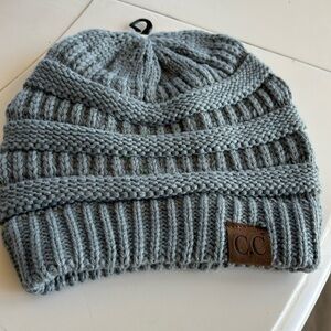 💐 NWT C.C. Gray Knit Beanie